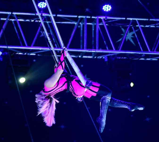 Camila-trapese-gandeys-circus-2020