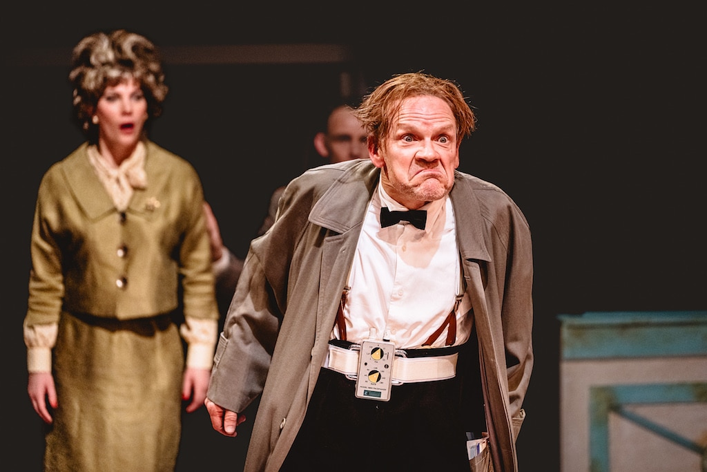 Jessica-Dyas-Nick-Haverson-one-man-two-guvnors-new-vic-april-2024